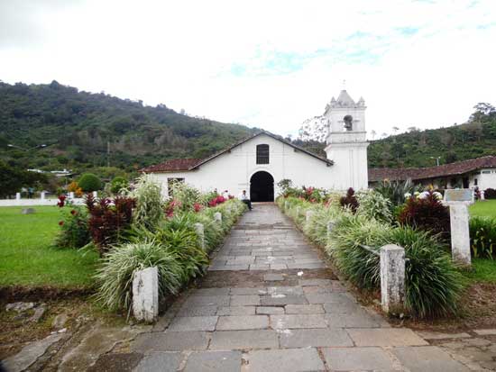 Iglesia-colonial-de-Orosi
