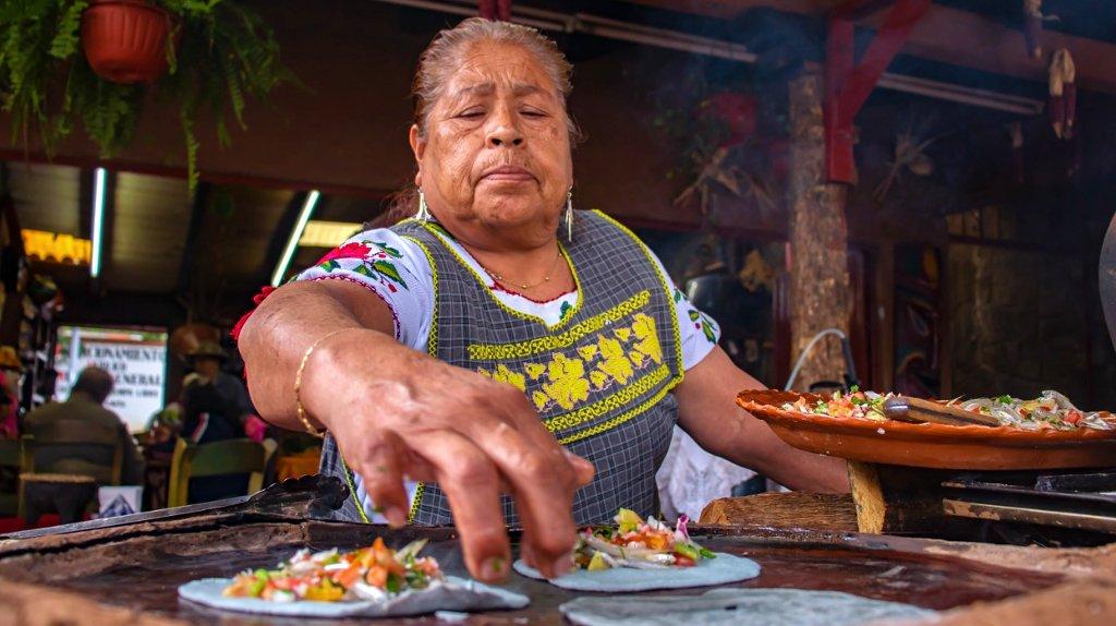 Cocinera tradicional de Michoacán