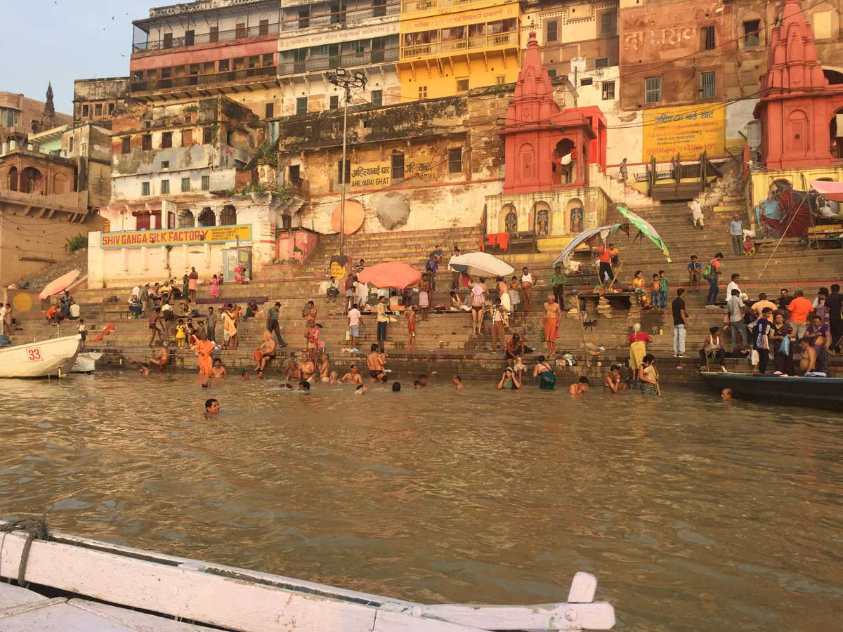 Río-Ganges-en-Varanasi,-India-2