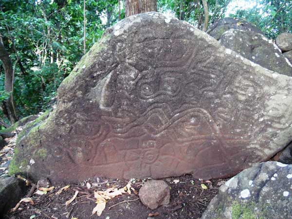Petroglifos-en-Finca-Magdalena