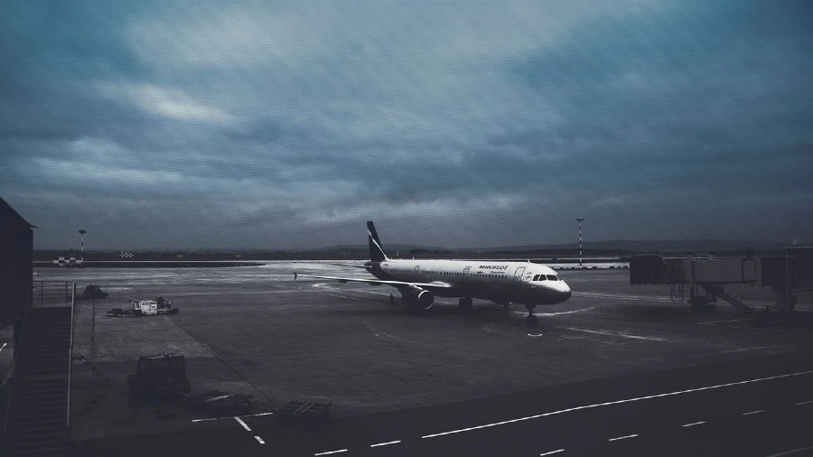 Avión en Aeropuerto