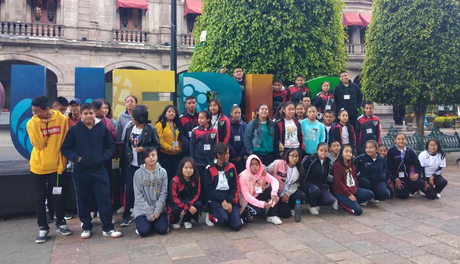 Estudiantes en Centro Histórico de Puebla