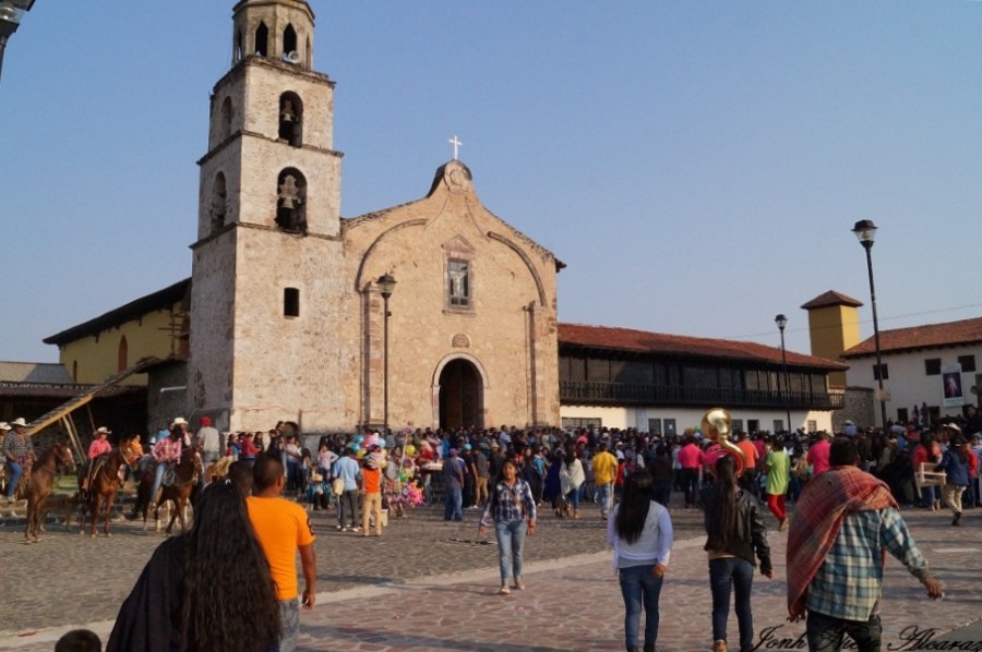 Fiesta de Corpus en Pichátaro (diario de un viajero) - Entorno Turístico