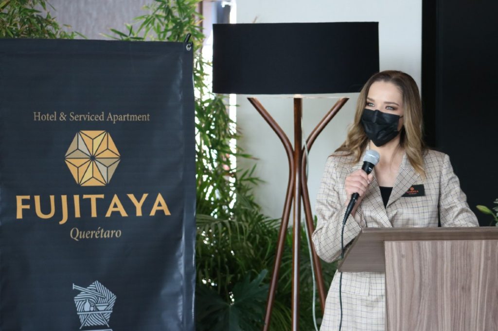 Mariela Morán Ocampo en la inauguración hotel Fujitaya