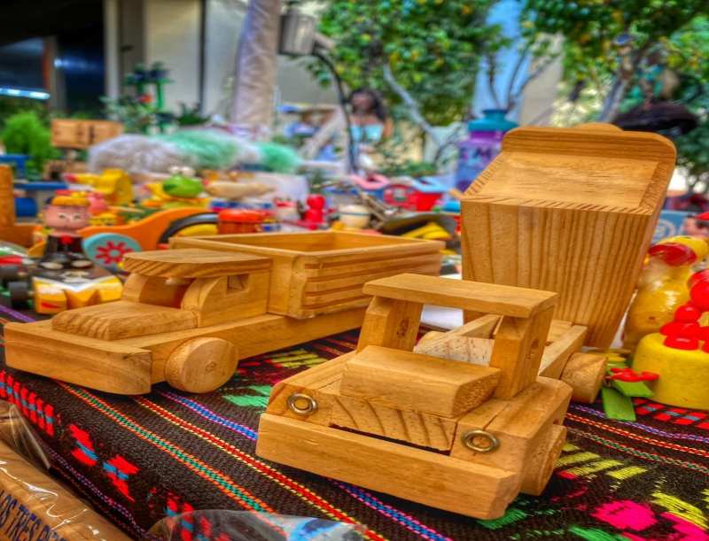 Juguetes tradicionales en madera de Nicolás Romero