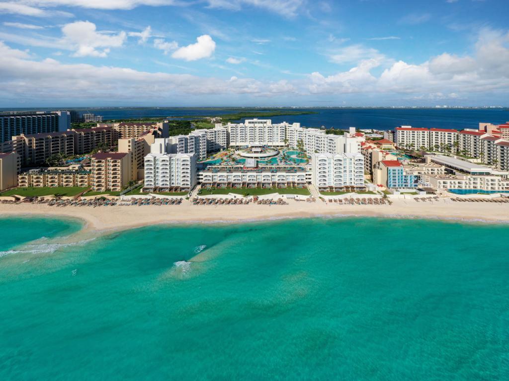 Hilton Cancún Mar Caribe All-Inclusive Resort