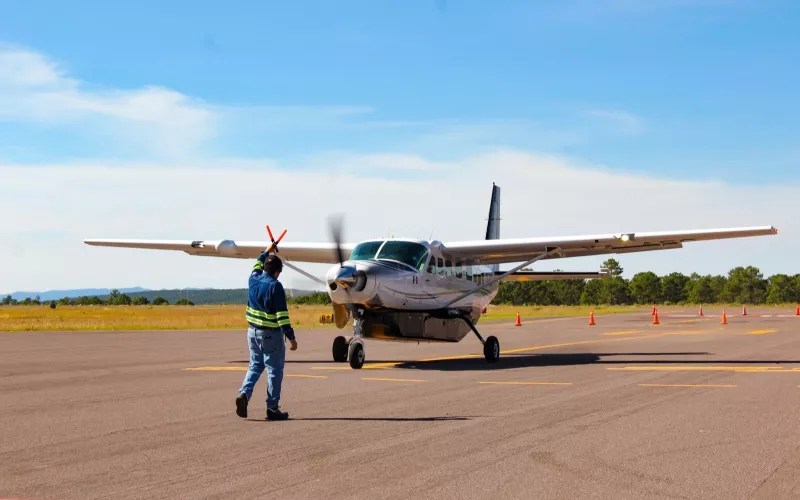 Aeronave Cessna Caravan 208B en el aeropuerto Barrancas del Cobre