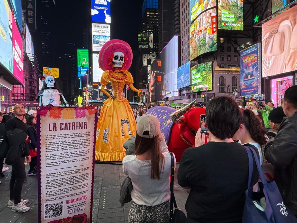 Catrina Monumental de Aguascalientes en el Times Square