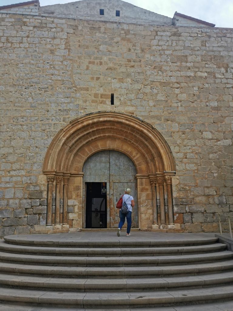 Fachada románica de Basílica Arciprestal de San Mateo